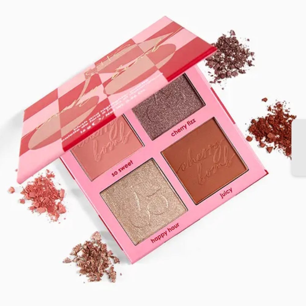 Cherry Bomb Blush and Highlighter Palette - light/medium